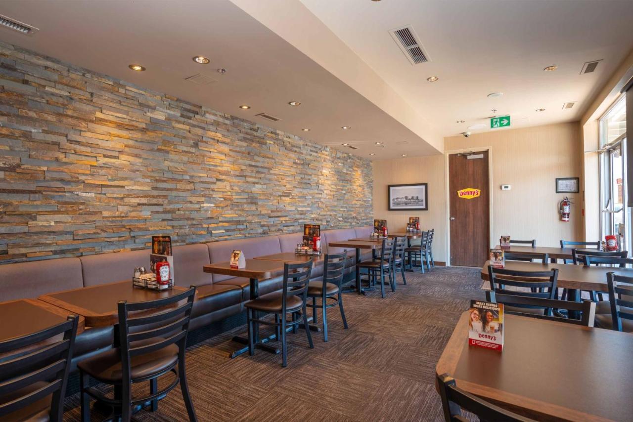Sandman Signature Mississauga Hotel Екстериор снимка