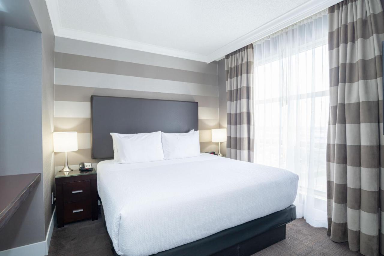 Sandman Signature Mississauga Hotel Екстериор снимка