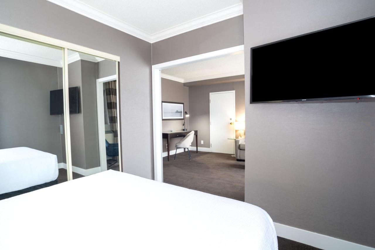 Sandman Signature Mississauga Hotel Екстериор снимка