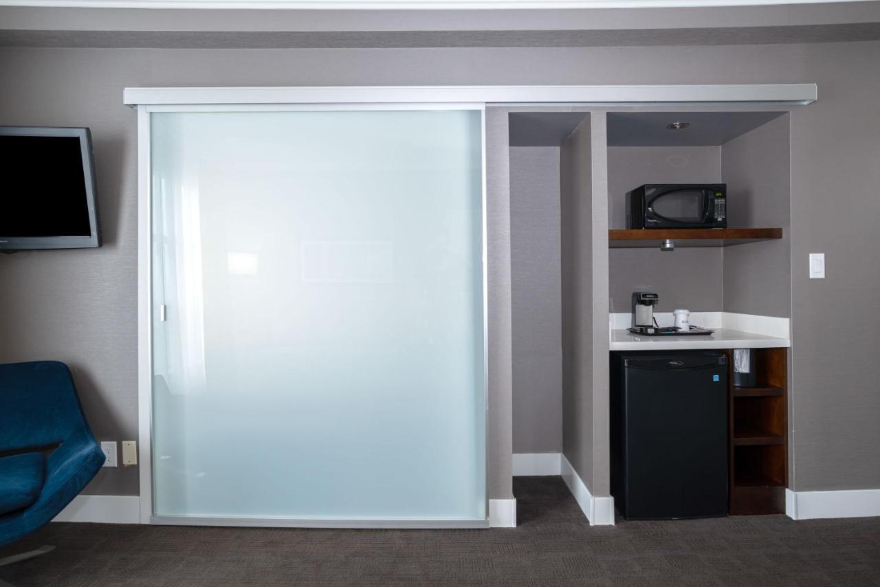 Sandman Signature Mississauga Hotel Екстериор снимка