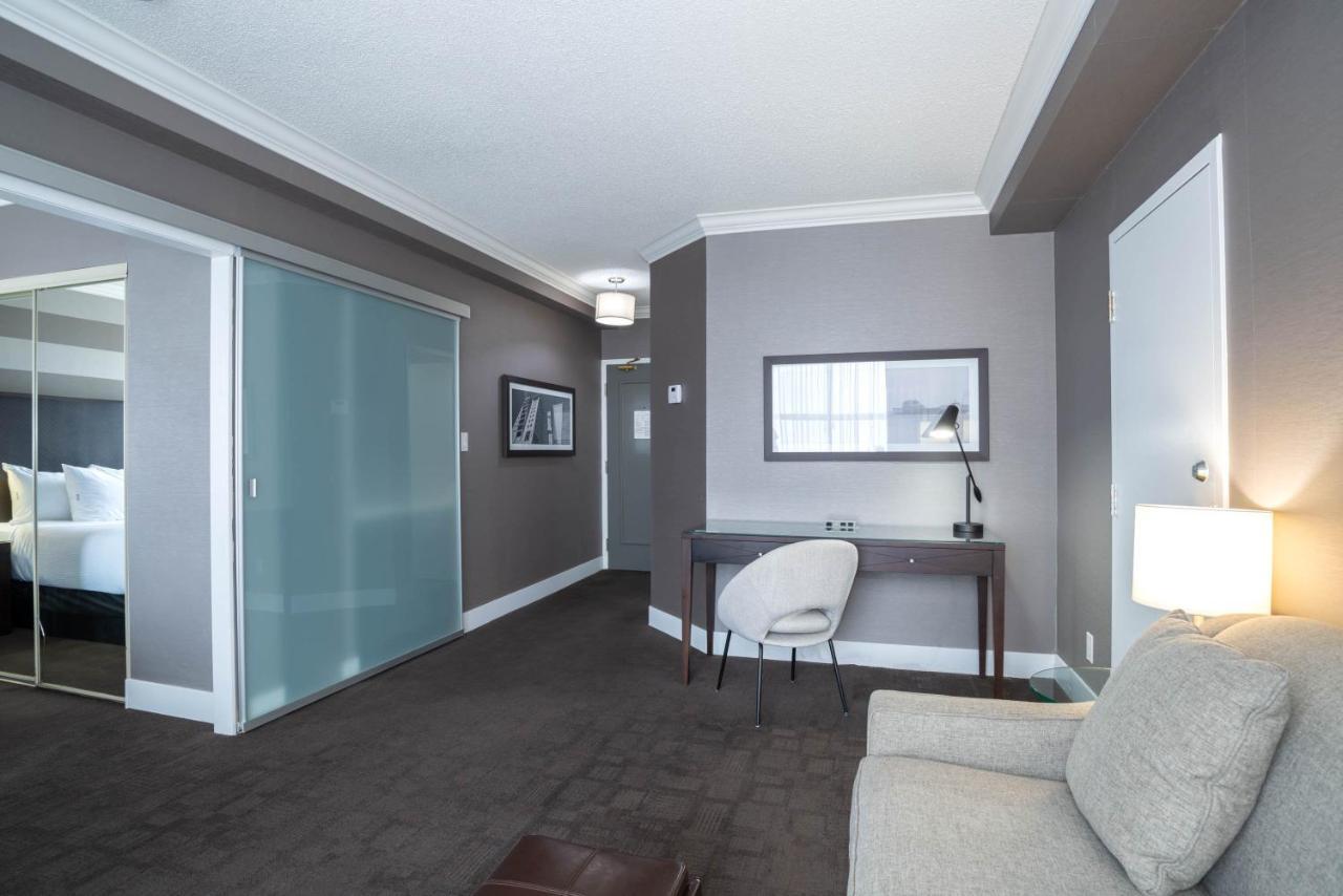 Sandman Signature Mississauga Hotel Екстериор снимка