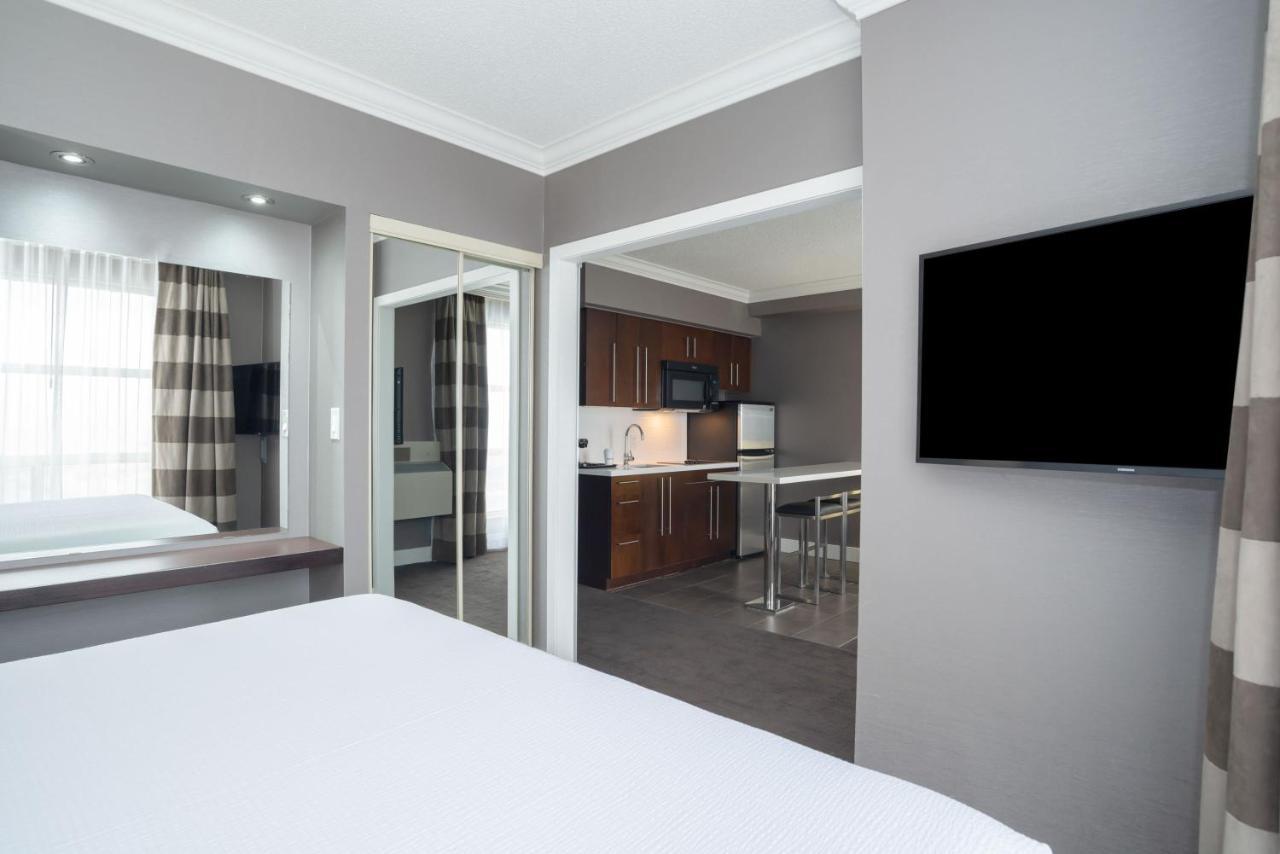 Sandman Signature Mississauga Hotel Екстериор снимка