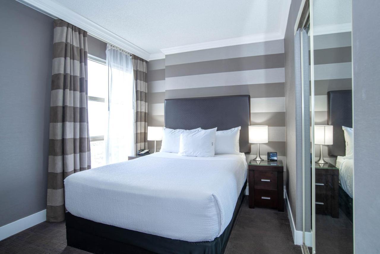 Sandman Signature Mississauga Hotel Екстериор снимка
