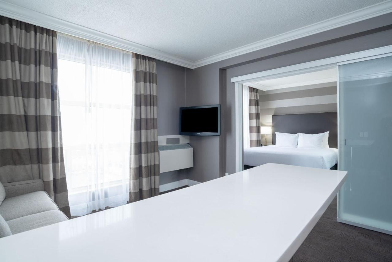 Sandman Signature Mississauga Hotel Екстериор снимка