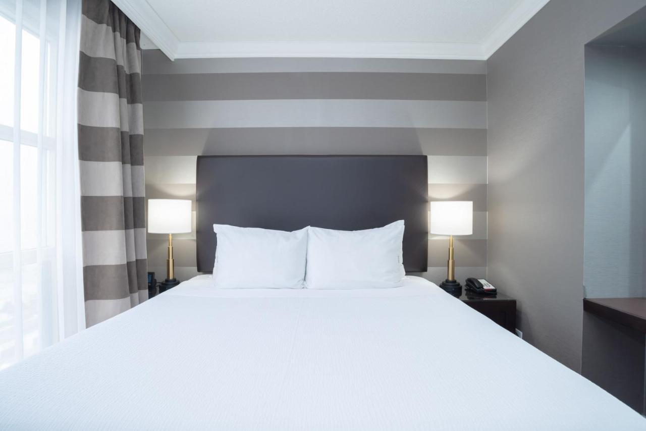 Sandman Signature Mississauga Hotel Екстериор снимка