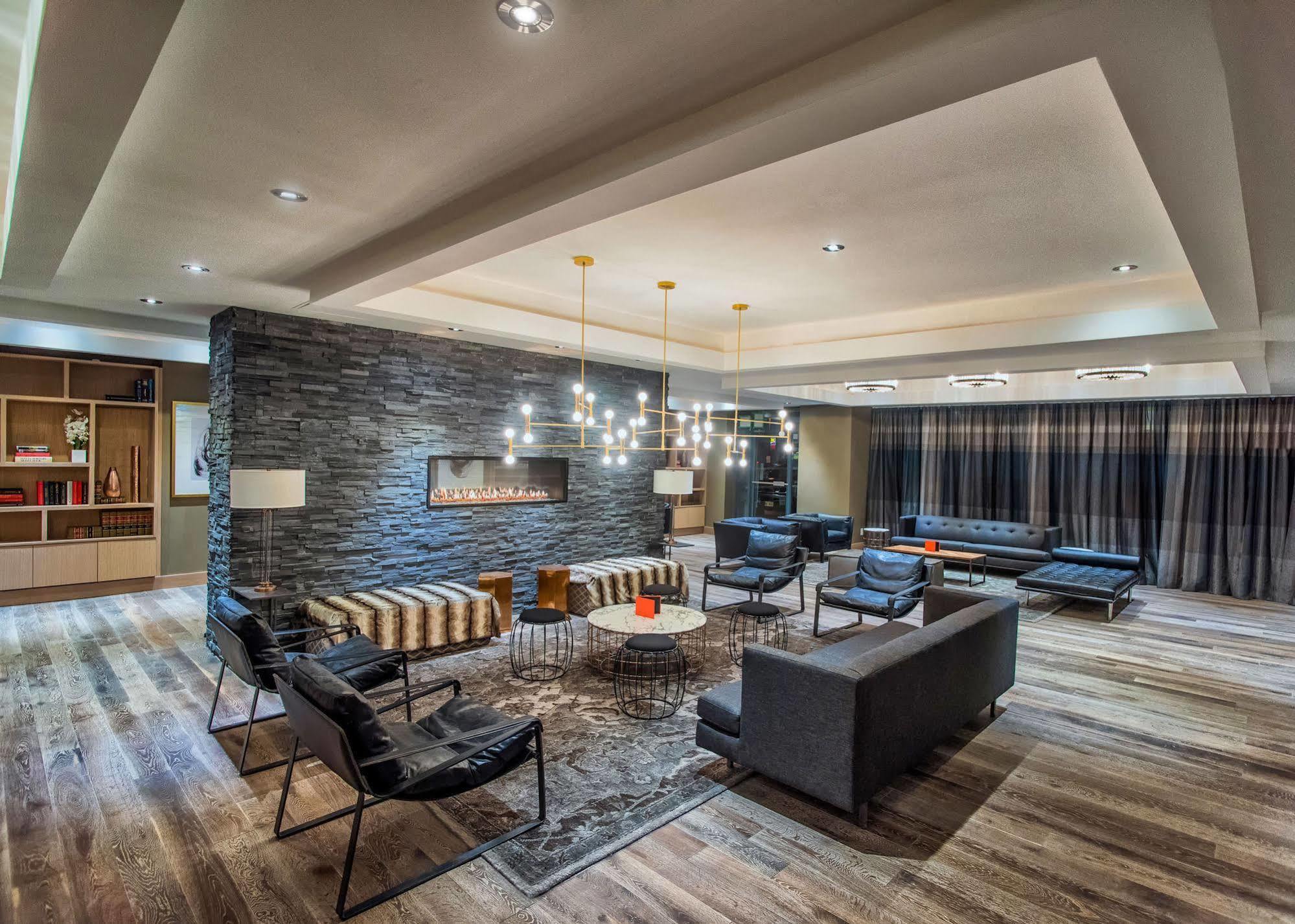 Sandman Signature Mississauga Hotel Екстериор снимка